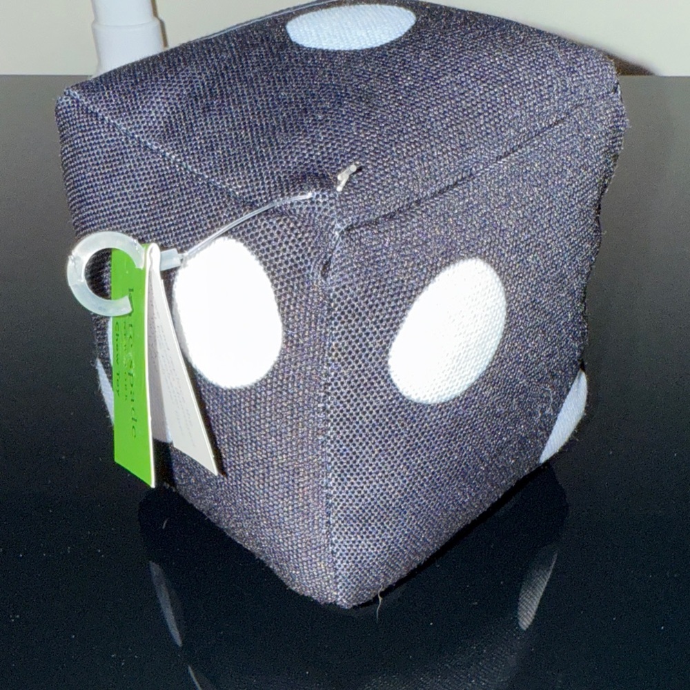 Kate Spade Black and White Polka Dot Pet Accessories - Picture 9 of 13